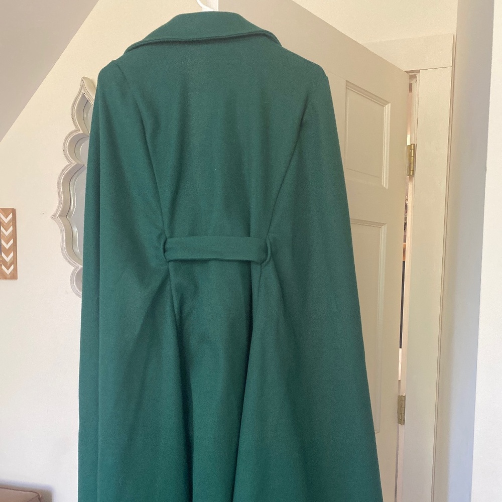 Stunning and Chic cloak sleeved Belted cape Overcoat green